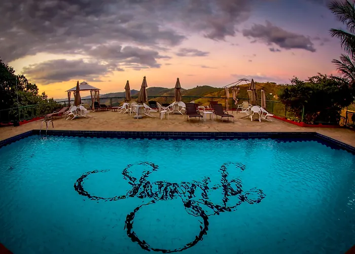 Hotel com jacuzzi: Hotel Pousada Shangri-la