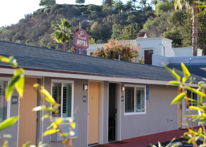 El Royale Gardens Near Universal Studios