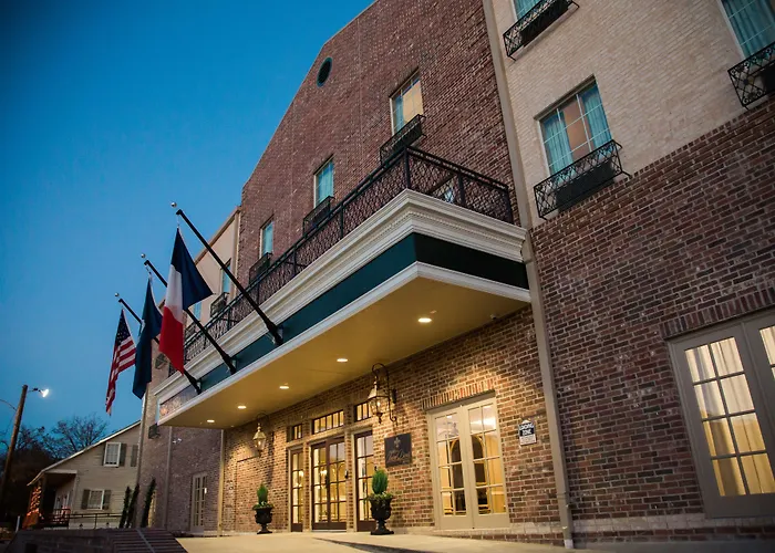 Central hotel: Chateau Saint Denis Hotel