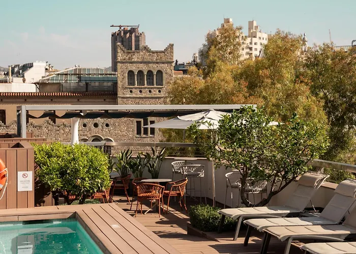 Hotel with pool: Catalonia Catedral