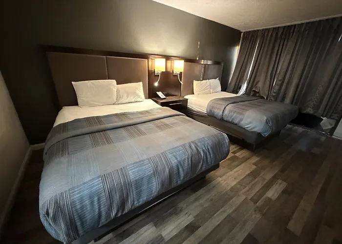 Luxury hotel only: Wilkes-Barre Inn & Suites