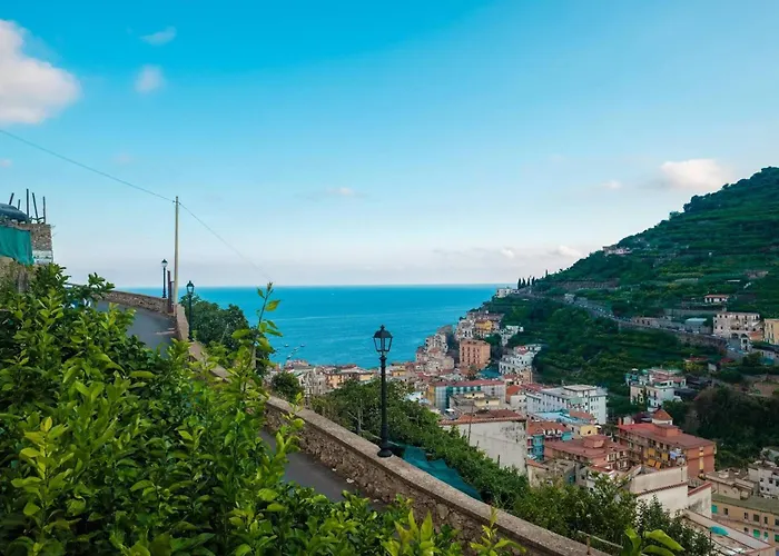 Hotel de 4 estrellas: Villa Carlotta Minori