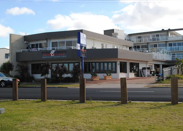 Hotel with view: Crown Apartments