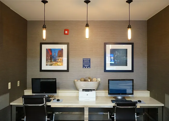 Central hotel: Best Western Plus Philadelphia Convention Center Hotel