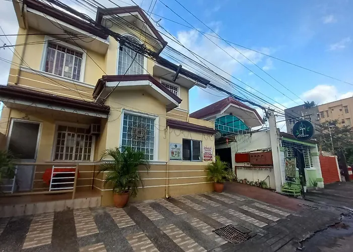 Hotel: Oyo 1048 Jomckayl Apartelle