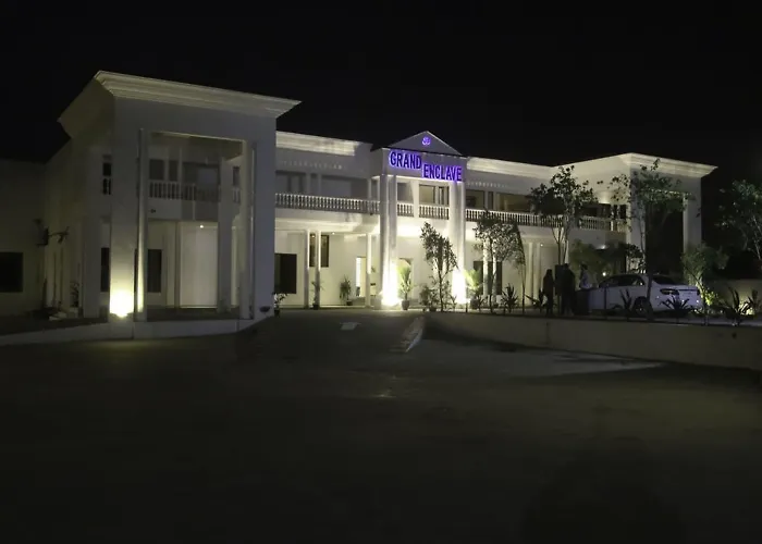 4 star hotel: Grand Enclave