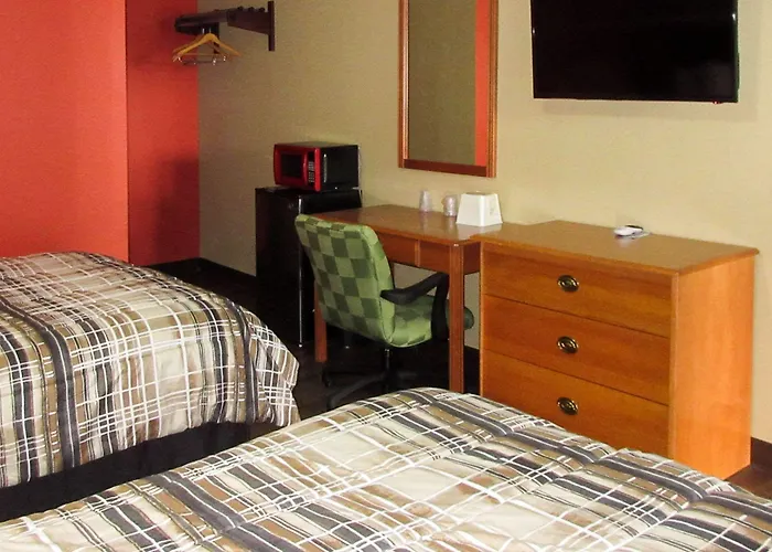 Hotel near College: Rodeway Inn Murfreesboro Downtown