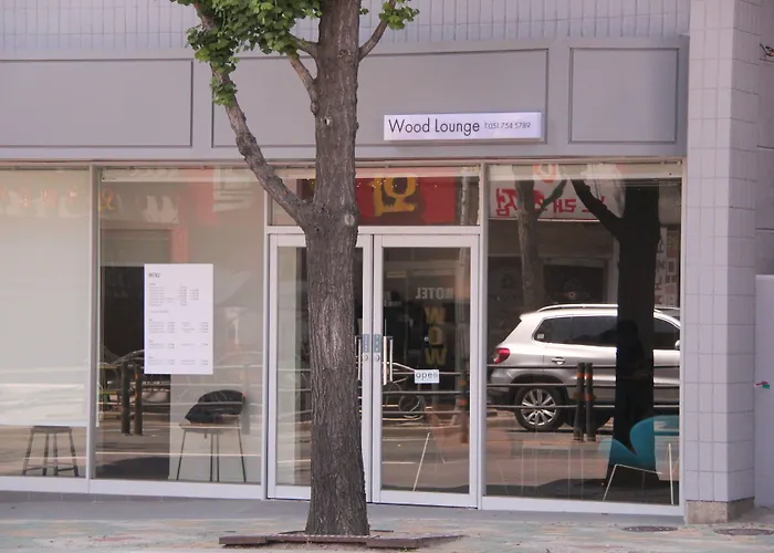 Resort: Wood House Hotel