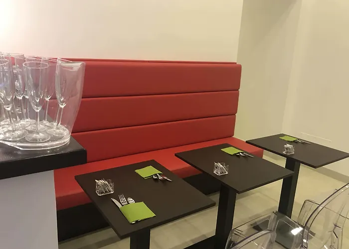 Roman Holidays Boutique Hotel