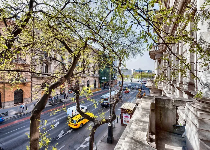 Hotel near College: Adagio Hostel Basilica