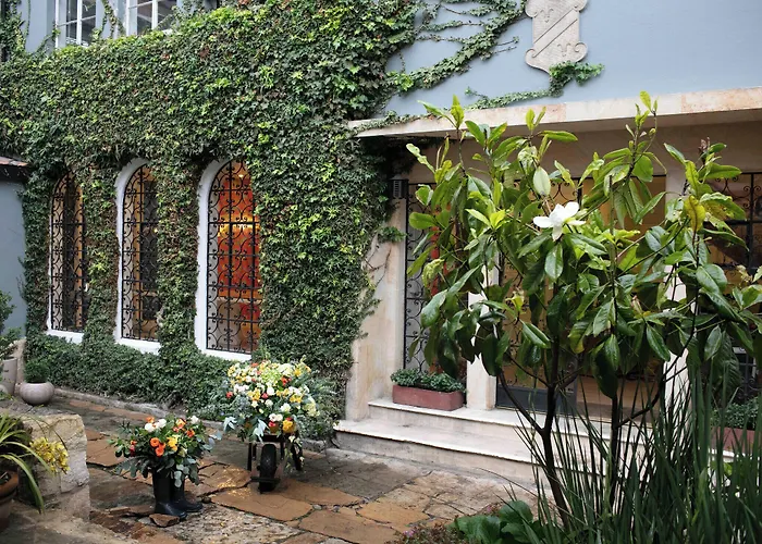 Luxury hotel only: Casa Legado