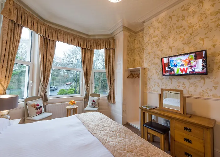 Cheap hotel: The Devonian