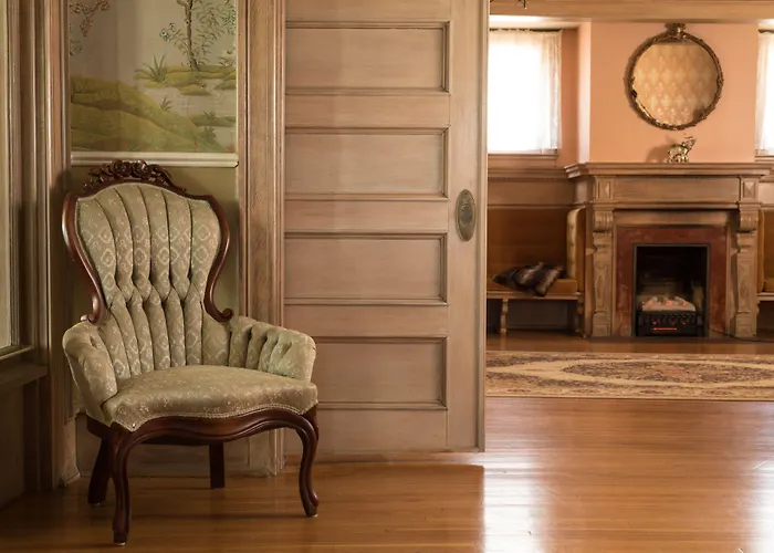 Central hotel: Ringling House Bed & Breakfast