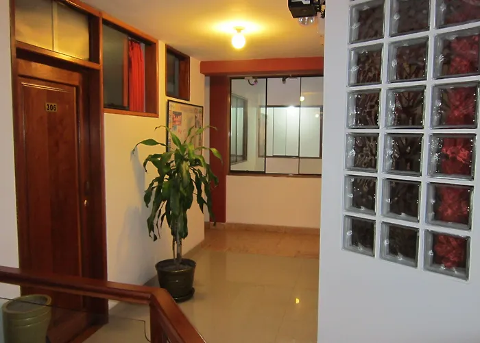 Hotel Plaza Bolognesi 344