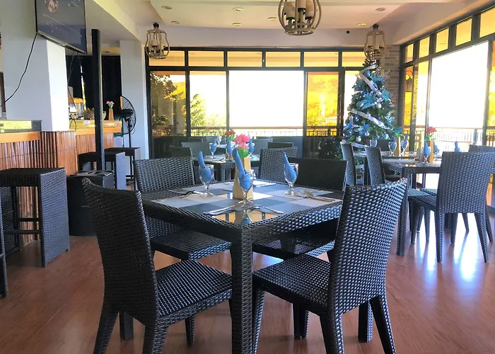 Pet Friendly hotel: Skylodge Resort