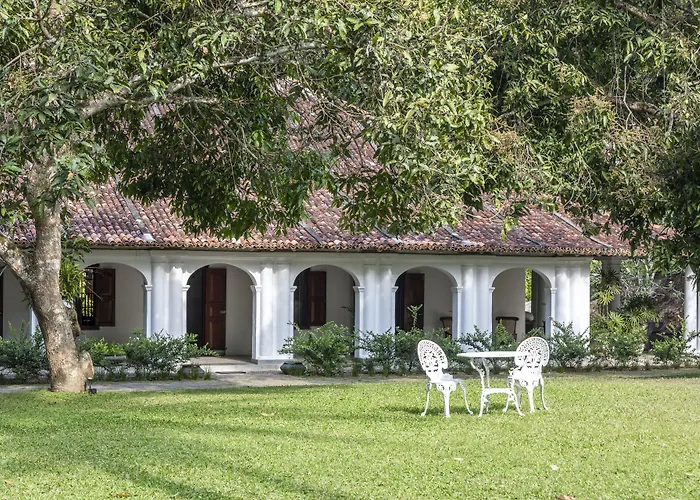 Hôtel de l'aéroport: Adigars Manor Kandy