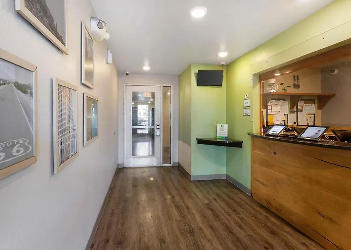 Trip to College Extended Stay America Select Suites - Phoenix - West
