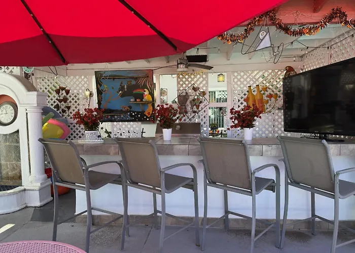 Cheap hotel: Casa Larrea Inn