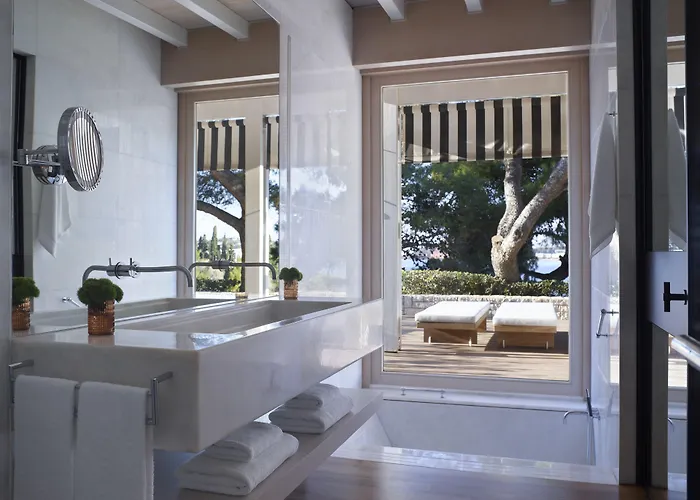 Hôtel accueillant les animaux: Four Seasons Astir Palace Hotel Athens