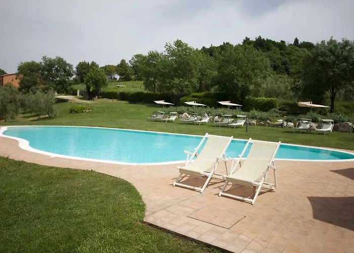 Villa con piscina: Bio Agriturismo Il Torrione