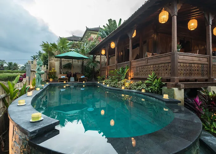 Cabin: Kawan Antique Ubud Villa