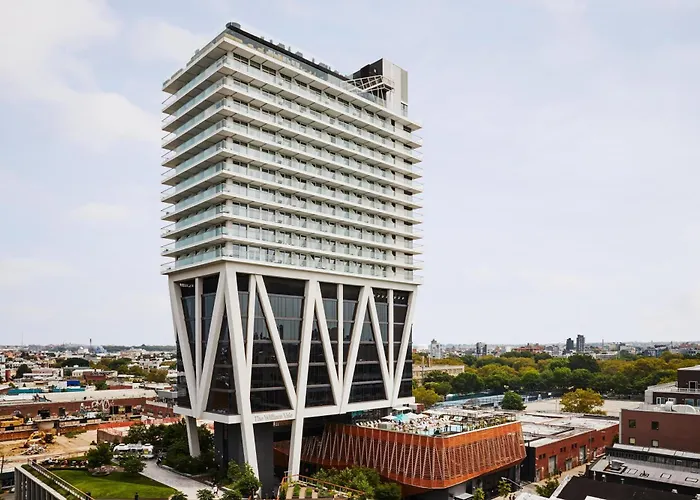 Hotel with pool: The William Vale