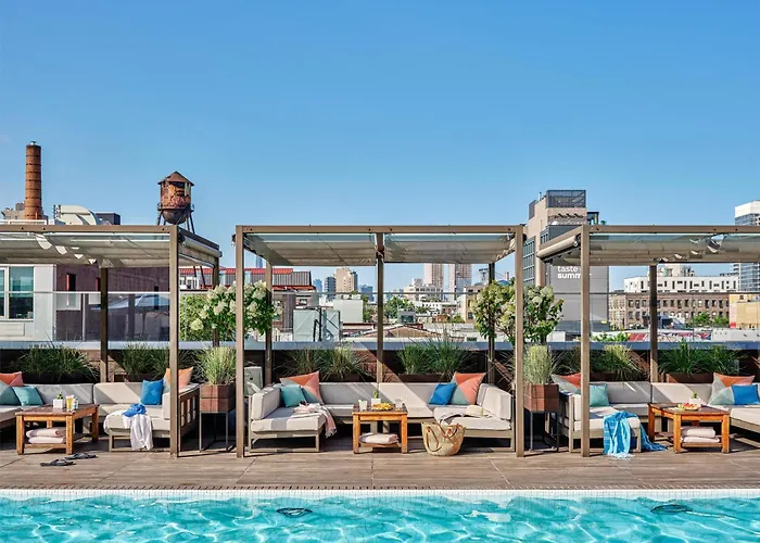 Hotel with pool: The William Vale