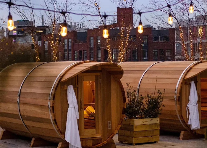 Hotel with pool: The William Vale