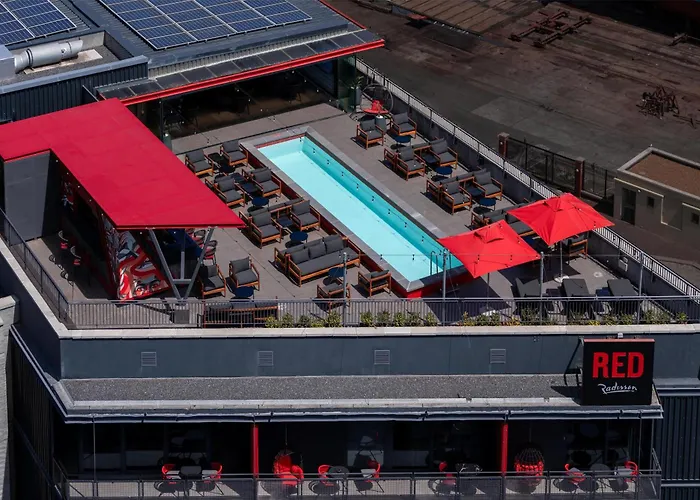 Ping Pong hotel: Radisson Red Hotel V&A Waterfront Cape Town