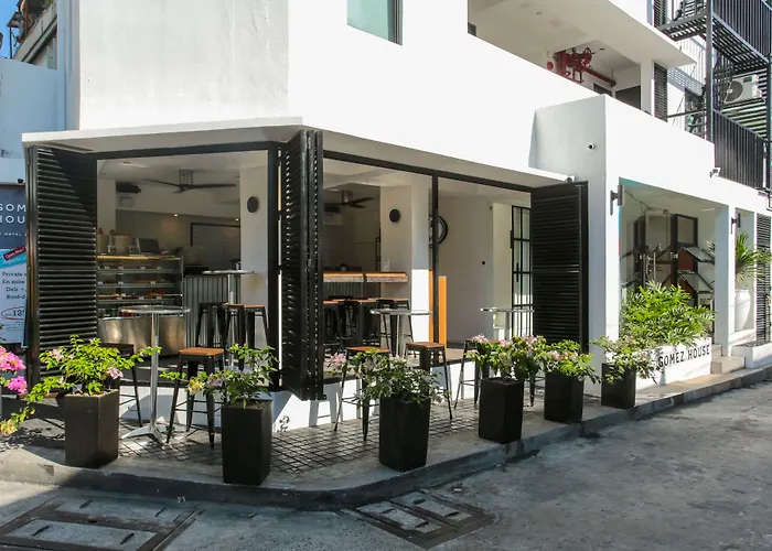 Hotels Close to Airport Gomez House