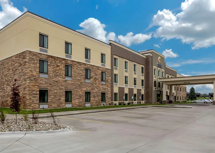 Cheap hotels Comfort Inn & Suites Ames Near Isu Campus