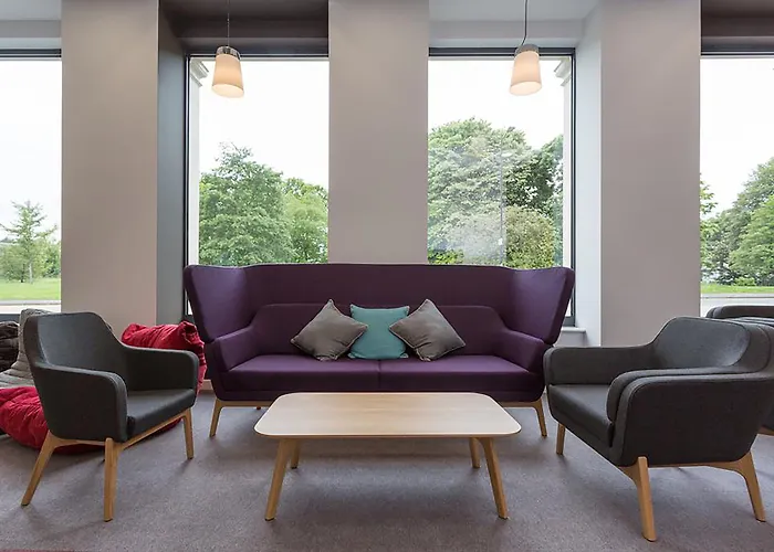 Hotel near College: University Of Bath City Accommodation