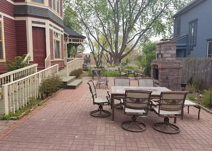 B&B only: Historic Victorian Inn