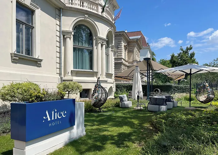 Alice Hotel
