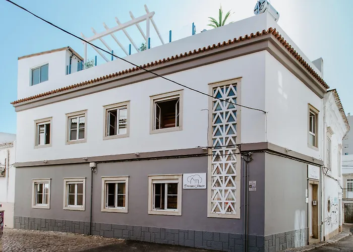 Hostel: Dreams House