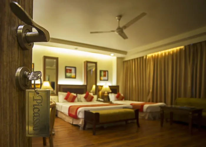 Picasso Paschim Vihar Delhi - Couple Friendly Local Ids Accepted