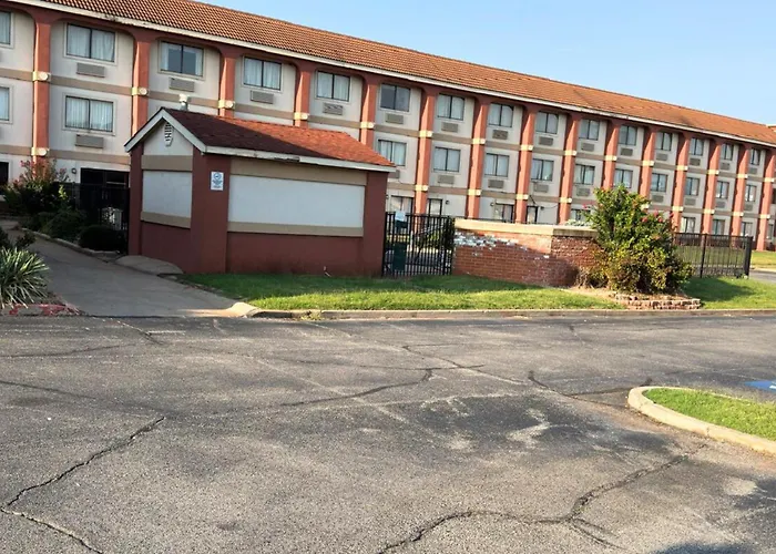 Broadway Inn & Suites Okc