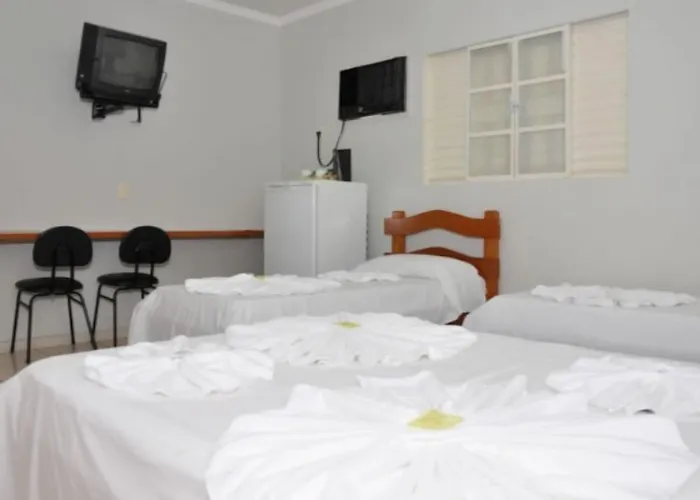 Hotel barato: Hotel Carolina 2 - próximo a Universidade de Uberaba uniube - ao Aeroporto Fórum De uberaba - hospital Mario Palmeirio ao Hospital São Marcos e hospital Regional