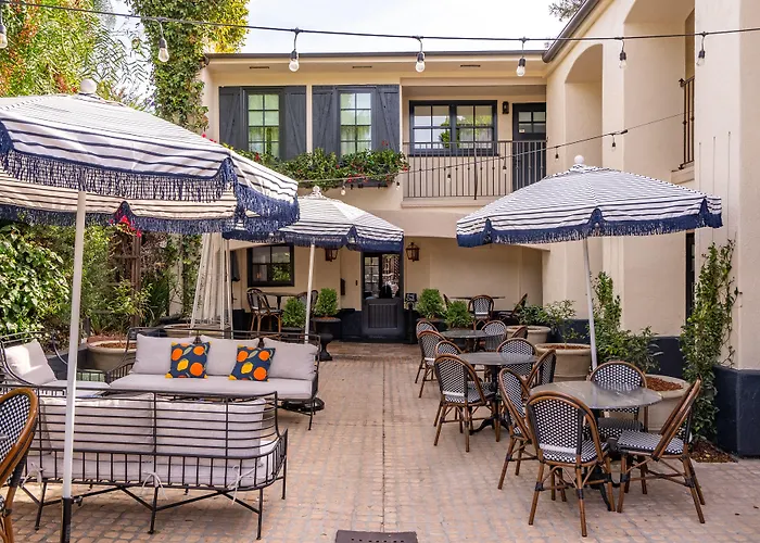 Hotel: Petit Soleil - Bed, Breakfast And Bar