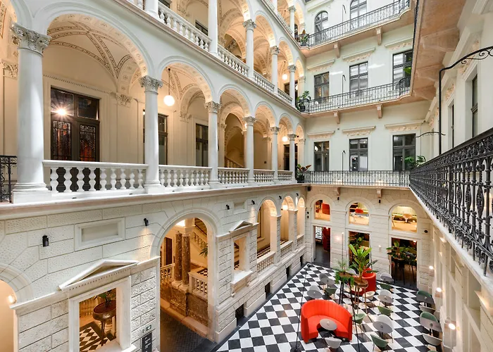 Hotel Oktogon Haggenmacher By Continental Group