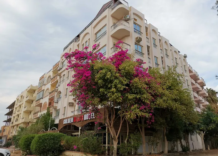 Hostel: Golden Rose Hotel