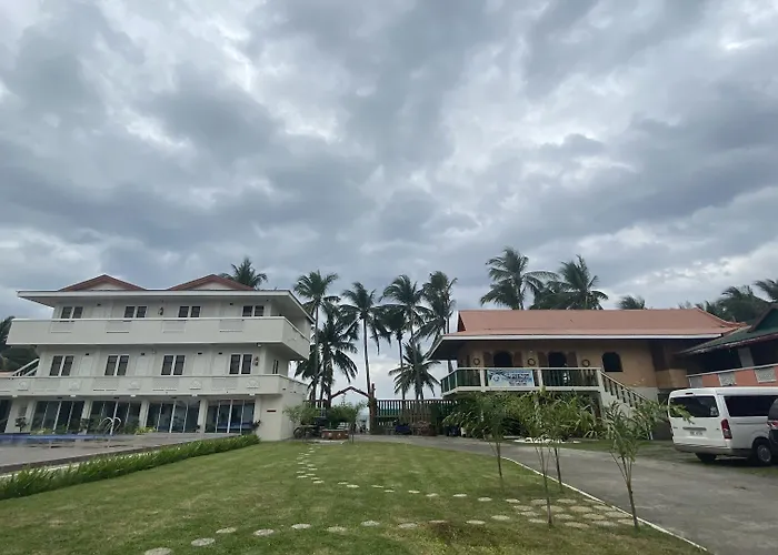 Central hotel: Shoreland Beach Resort By Cocotel