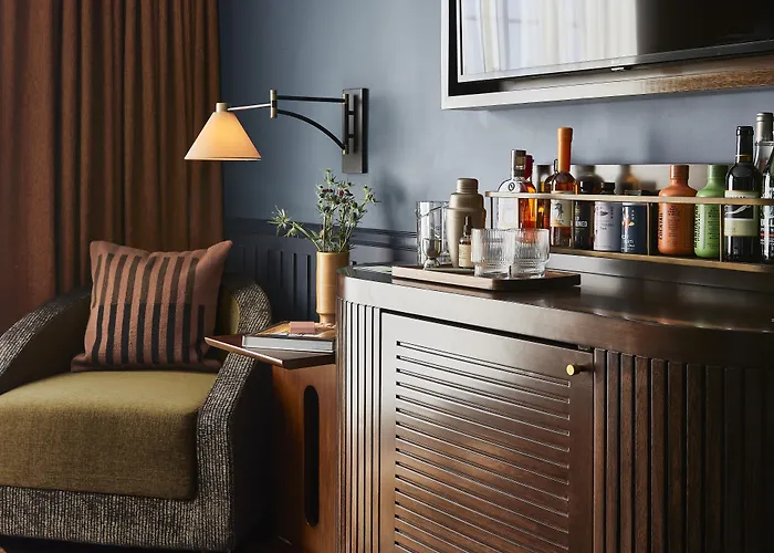 Hotel with view: The Manchester Hotel