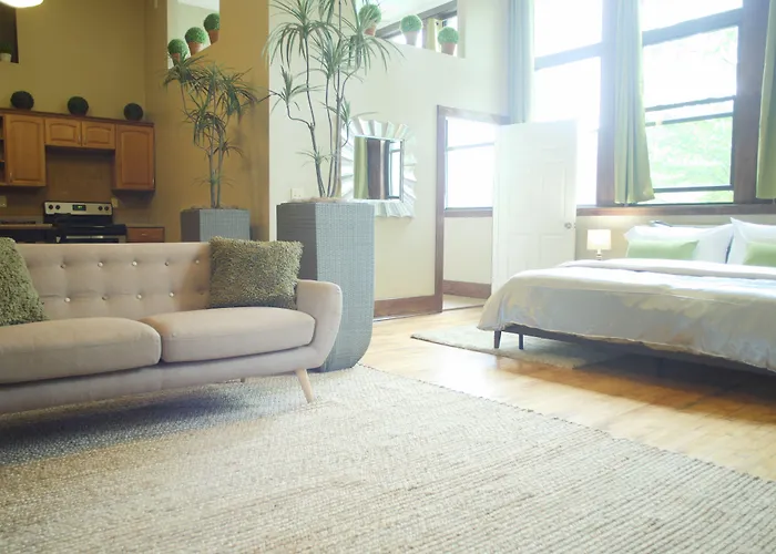 4 star hotel: School 31 Lofts