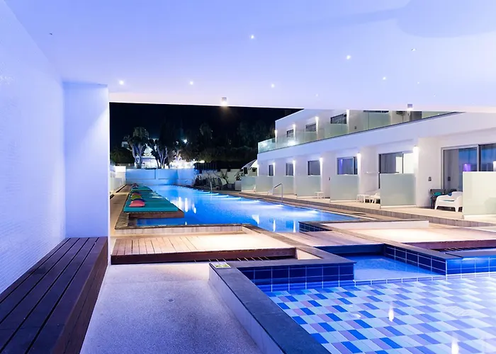 Hotel with Tennis: Fedrania Gardens Hotel