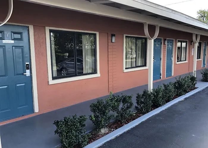 Motel: Ocala Cove Motel