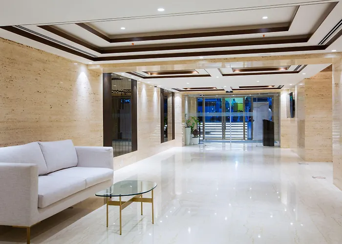 Hotel with view: Ikon By Annapoorna