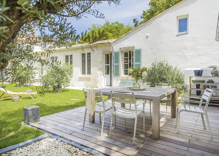 Hôtel: Le Lanternon