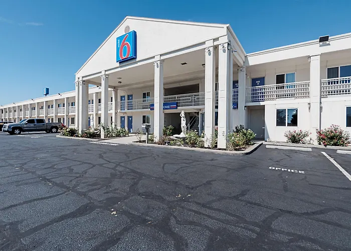 Pet Friendly hotel: Motel 6-Martinsburg, Wv