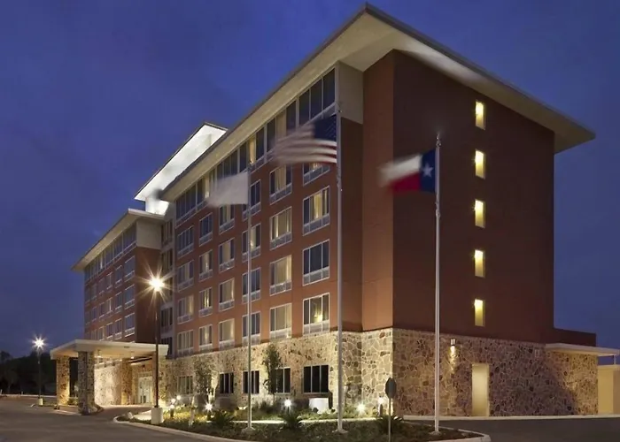 Luxury hotel only: Doubletree By Hilton San Antonio Northwest - La Cantera